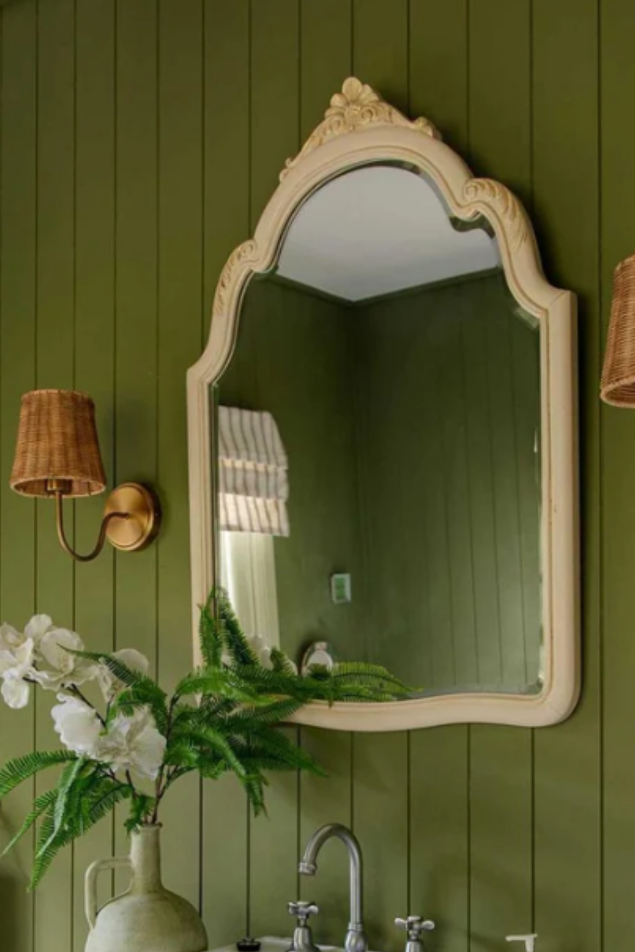 Athena Wall Light