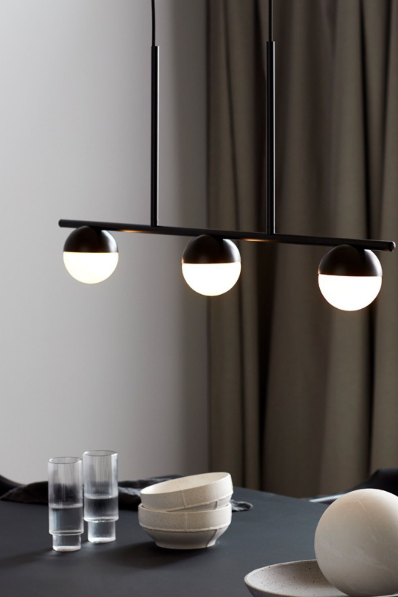 Contina Linear Pendant – Three Balls Red